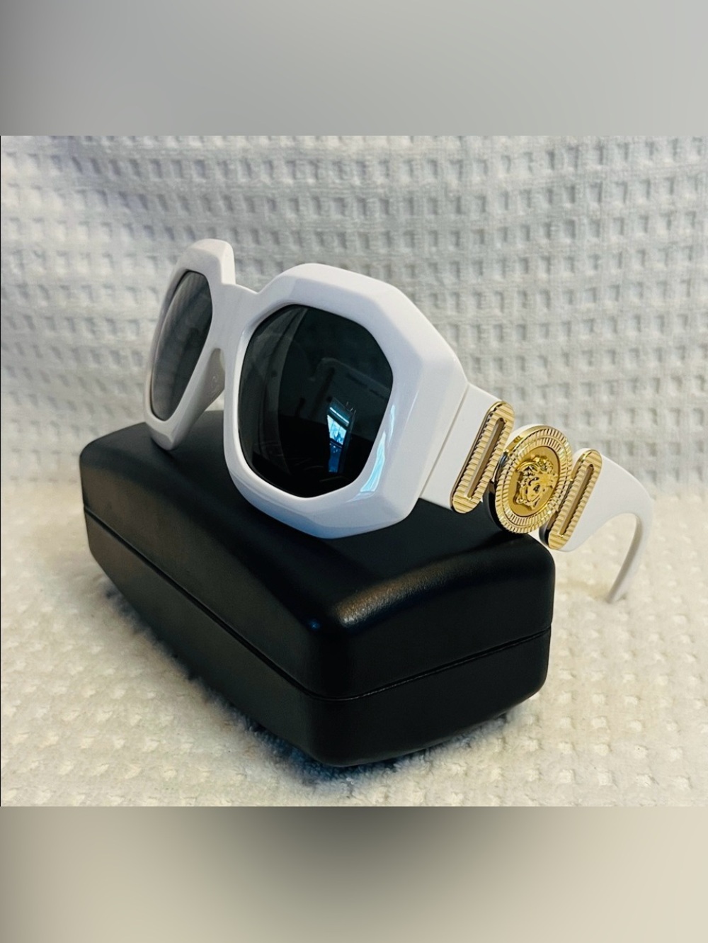 Versace Maxi Medusa Biggie Sunglasses - Picture 4 of 10
